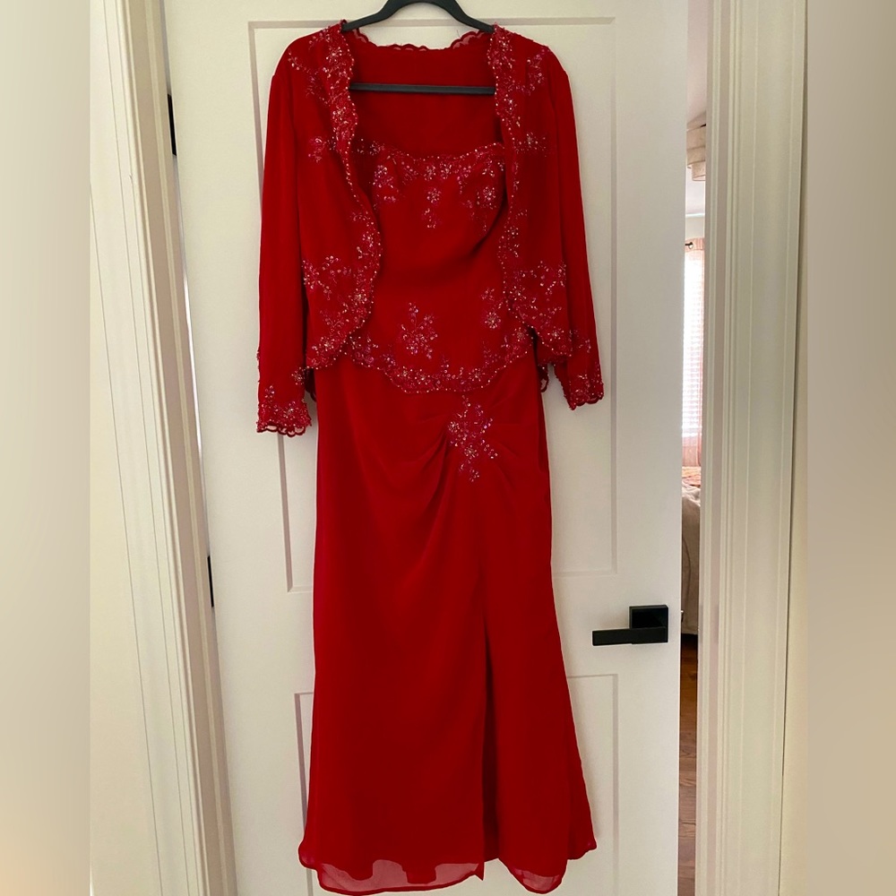 Modern Maids Collection Beaded 2-piece Evening  Gown size 6 Mary's Bridal